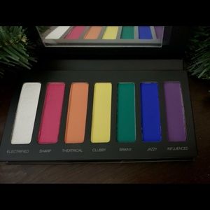 Younique Addiction Palette 7